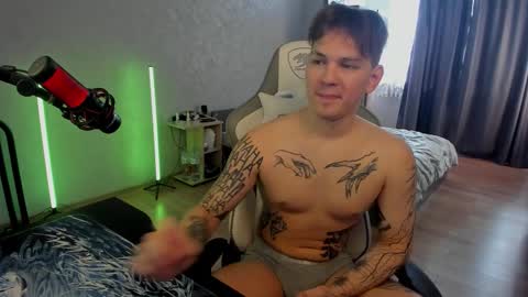 Snapshot of vova_belkin_ chatting on March 24, 11:04 am vova online show from March 24, 11:04 am