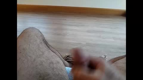 Snapshot of voyeur1391365 chatting on October 29, 7:21 am voyeur1391365 online show from October 29, 7:21 am