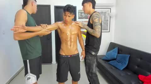 voyeurism_guys online show from March 9, 11:09 pm