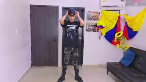 Snapshot of voyeurism_guys chatting on July 12, 10:34 pm voyeurism_guys online show from July 12, 10:34 pm