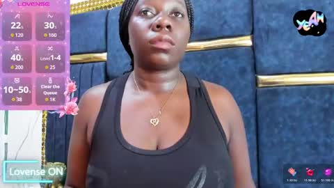 Snapshot of vskayper chatting on November 1, 8:00 pm skay online show from November 1, 8:00 pm