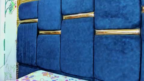 Snapshot of vskayper chatting on November 22, 8:19 pm skay online show from November 22, 8:19 pm