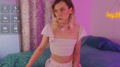 Vikky online show from February 13, 1:19 am