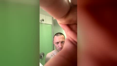 vulvanator0815 online show from March 22, 5:33 am