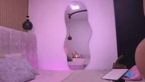 Violeta online show from June 27, 3:11 am