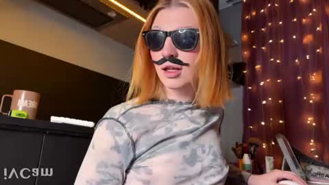 Snapshot of vynila chatting on June 18, 4:44 pm ILONA A week goal new laptop online show from June 18, 4:44 pm