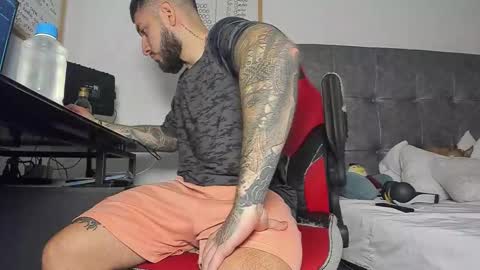 vyxen_ online show from March 23, 8:02 pm