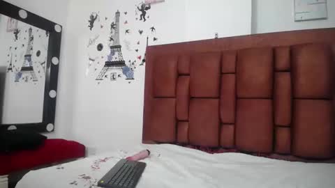 Snapshot of vzafiroper chatting on February 24, 4:21 am Zafiroo online show from February 24, 4:21 am