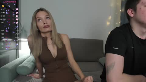 Snapshot of w_______ chatting on February 2, 5:42 am Nicole  Johny online show from February 2, 5:42 am