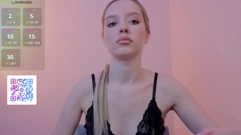 Snapshot of w_pickmebabby_w chatting on November 6, 8:43 pm w_pickmebabby_w online show from November 6, 8:43 pm