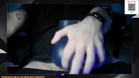 Snapshot of waavves chatting on December 16, 11:43 pm waavves online show from December 16, 11:43 pm