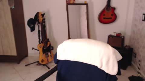 Snapshot of wake_and_bakee chatting on October 5, 12:42 am John online show from October 5, 12:42 am