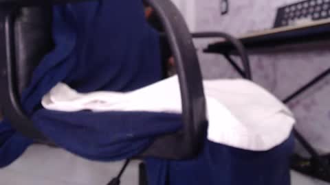 Snapshot of wake_and_bakee chatting on May 19, 9:54 pm John online show from May 19, 9:54 pm