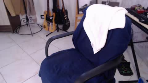 Snapshot of wake_and_bakee chatting on May 27, 8:39 pm John online show from May 27, 8:39 pm