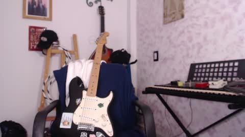 Snapshot of wake_and_bakee chatting on July 4, 12:39 am John online show from July 4, 12:39 am