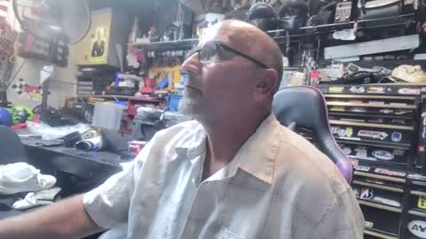 wakesblowinclouds online show from October 29, 8:38 am