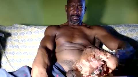 Snapshot of waleswusup chatting on January 8, 7:45 pm Champion Lover online show from January 8, 7:45 pm