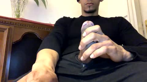Snapshot of wali170097 chatting on December 21, 3:53 pm ghhhgh online show from December 21, 3:53 pm