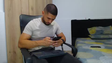 WALTER BROWN  online show from November 12, 8:41 pm