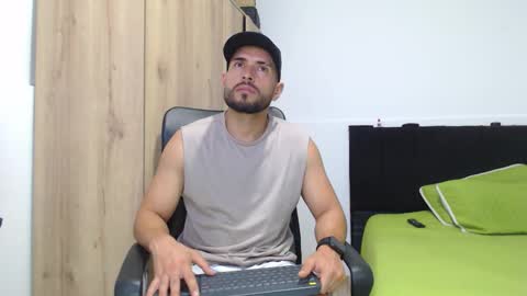 WALTER BROWN  online show from November 22, 5:01 pm