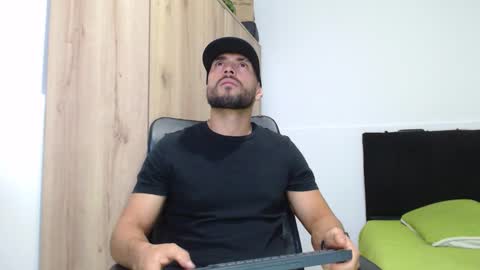 WALTER BROWN  online show from November 27, 3:36 pm