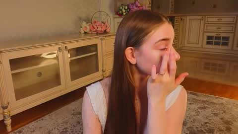 hello guys im Lilian online show from December 3, 3:03 am