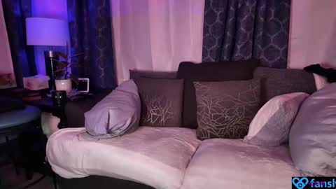 WanderlustCrush online show from January 10, 1:18 am