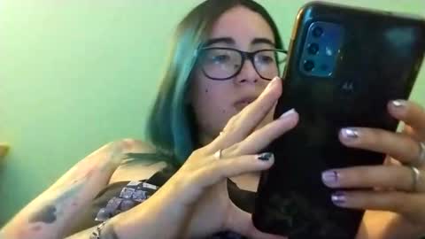 Snapshot of waningrosee chatting on January 2, 10:33 pm Waningrose Lu online show from January 2, 10:33 pm