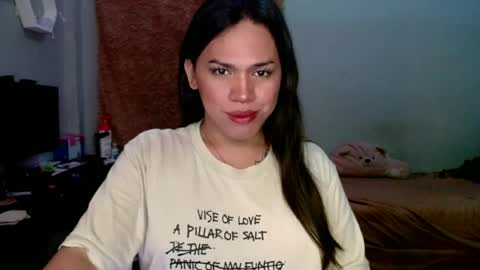 Snapshot of wanna_bewithyouxxx chatting on June 15, 7:16 pm LIZA online show from June 15, 7:16 pm