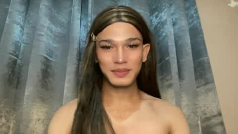 Snapshot of wanna_bewithyouxxx chatting on July 1, 2:40 pm LIZA online show from July 1, 2:40 pm