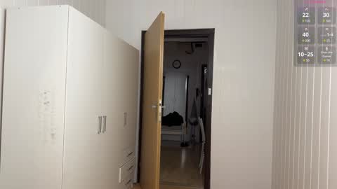 Snapshot of wannaseeyourface chatting on January 22, 11:12 am new online show from January 22, 11:12 am