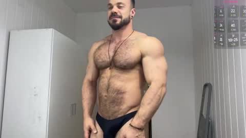 Snapshot of wannaseeyourface chatting on March 3, 12:05 pm new online show from March 3, 12:05 pm