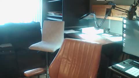 Snapshot of wantitbutyoucanthaveit chatting on February 2, 5:00 pm inittogetitin online show from February 2, 5:00 pm