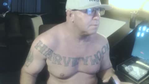Snapshot of wantitbutyoucanthaveit chatting on March 5, 9:49 am inittogetitin online show from March 5, 9:49 am