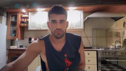 wearetwo online show from November 28, 6:05 am