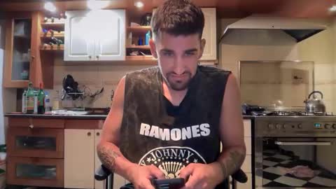 wearetwo online show from December 22, 12:07 am