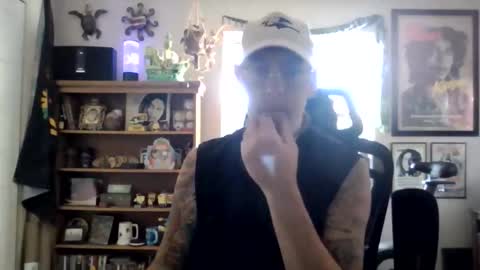 Snapshot of waterfire420 chatting on February 28, 12:00 am waterfire420 online show from February 28, 12:00 am