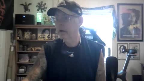 Snapshot of waterfire420 chatting on March 3, 12:28 am waterfire420 online show from March 3, 12:28 am