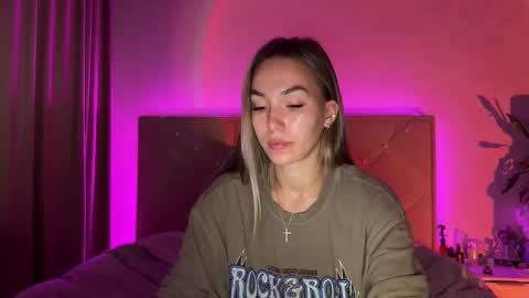 Snapshot of watergirl_ chatting on November 7, 4:56 am Im saving up for a new car help me online show from November 7, 4:56 am