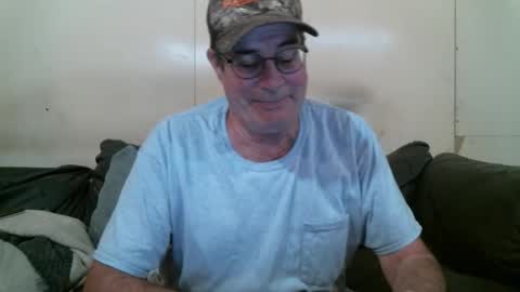 Snapshot of wbfarm chatting on December 4, 11:46 pm WB Farm online show from December 4, 11:46 pm