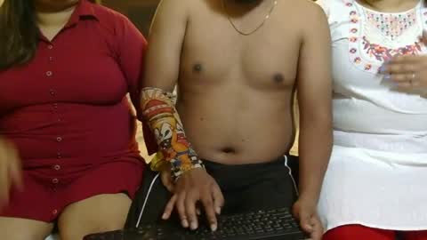 khushiwife kabirhubby kavyasexy gf online show from June 6, 3:44 am