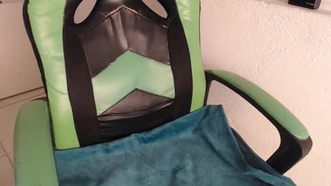 Trixie 3 online show from November 12, 2:17 pm