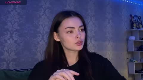 Snapshot of weareyoursun chatting on April 3, 5:44 pm Alice online show from April 3, 5:44 pm