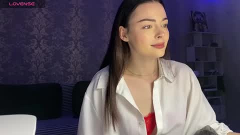 Snapshot of weareyoursun chatting on May 26, 7:10 pm Alice online show from May 26, 7:10 pm