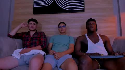 Snapshot of web_gammer_ chatting on December 4, 7:22 pm Jhonny Dick his neighbors. online show from December 4, 7:22 pm