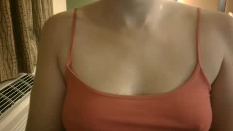 Snapshot of webcumcouple chatting on March 9, 2:18 am HayleyJay online show from March 9, 2:18 am