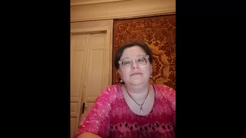 Snapshot of webgirl2 chatting on June 4, 9:21 pm Marina online show from June 4, 9:21 pm