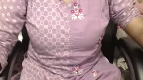 mina online show from August 9, 2:33 pm