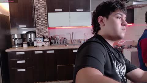 Snapshot of weemilyandandrew chatting on April 4, 3:38 am EMILY ANDREW online show from April 4, 3:38 am