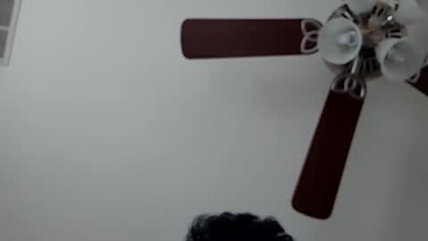 Snapshot of wefjkasdhfsn chatting on December 13, 7:10 pm Your Toy Joy Boy online show from December 13, 7:10 pm